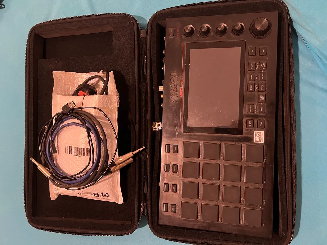 MPC LIVE 1 SEMI NOVA