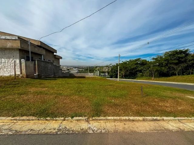 Lote de esquina Jardins Nápoles 