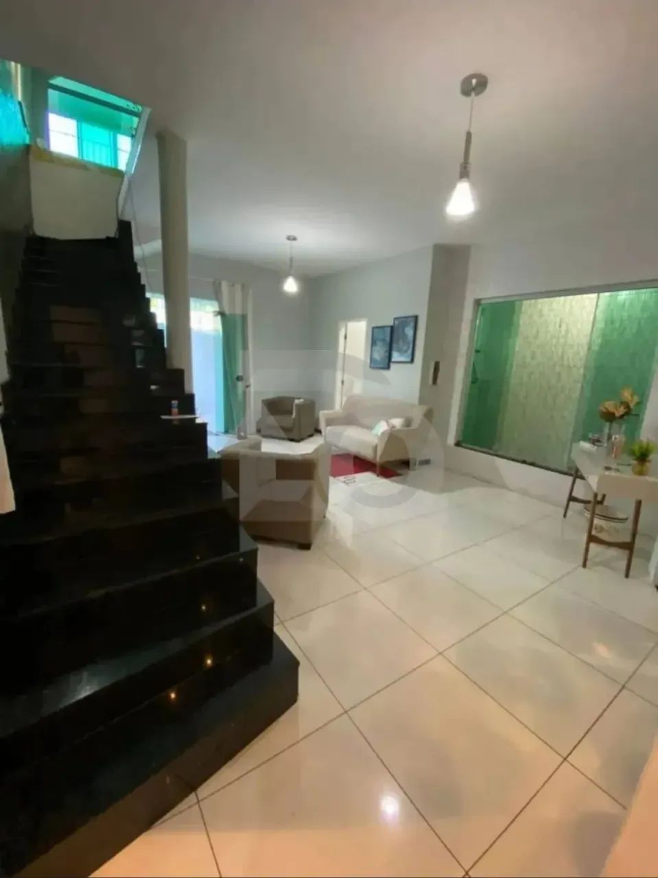 Casa no Conjunto Orlando Dantas com 5 Quartos, Varanda e 2 Garagens - Foto 4