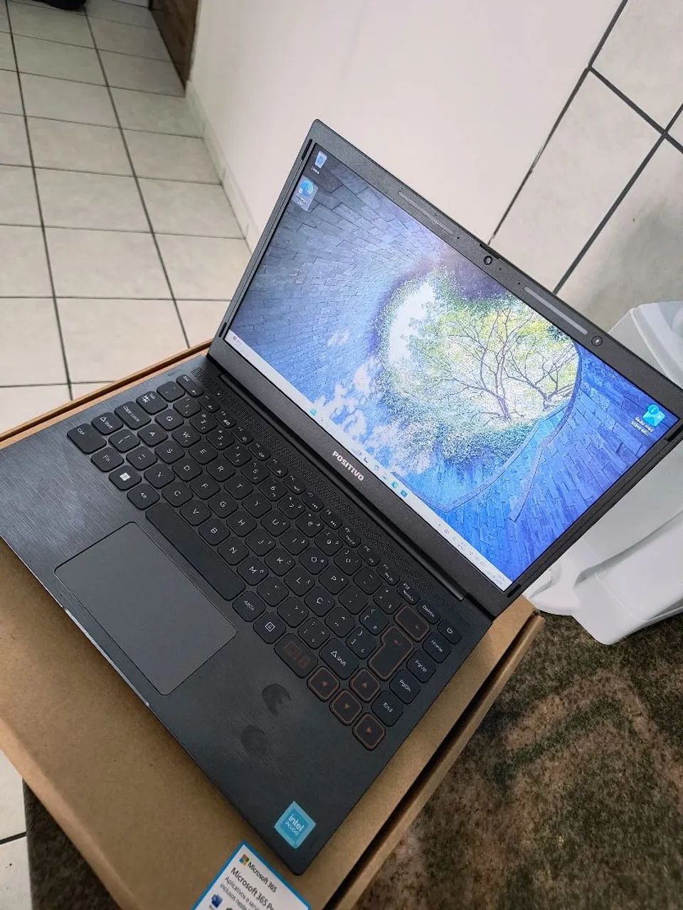 Vendo notebook positivo.