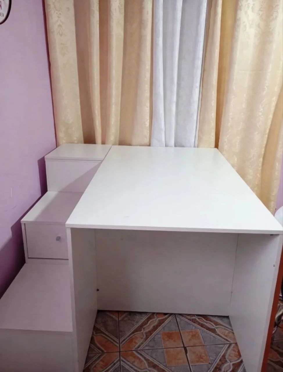 Palco para Atendimento de Pedicure.