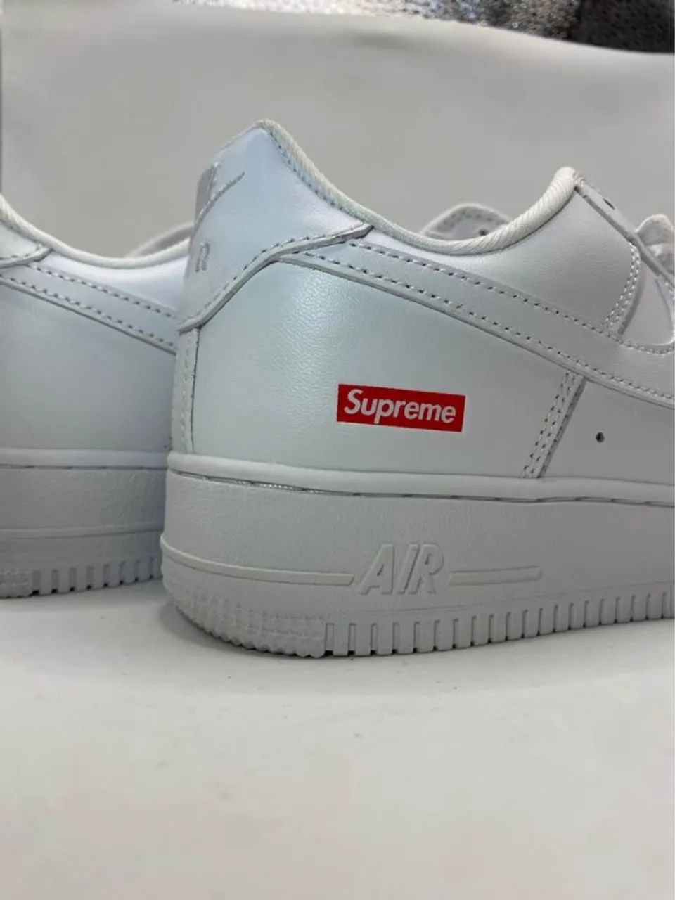 Nike Air Force 1 Low x Supreme - Foto 5