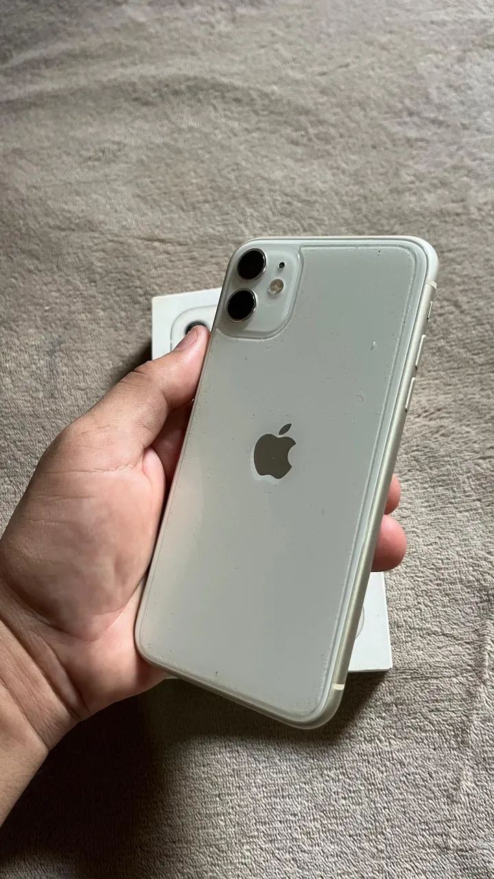 iPhone 11 bem conservado valor mínimo 900 - Celulares e