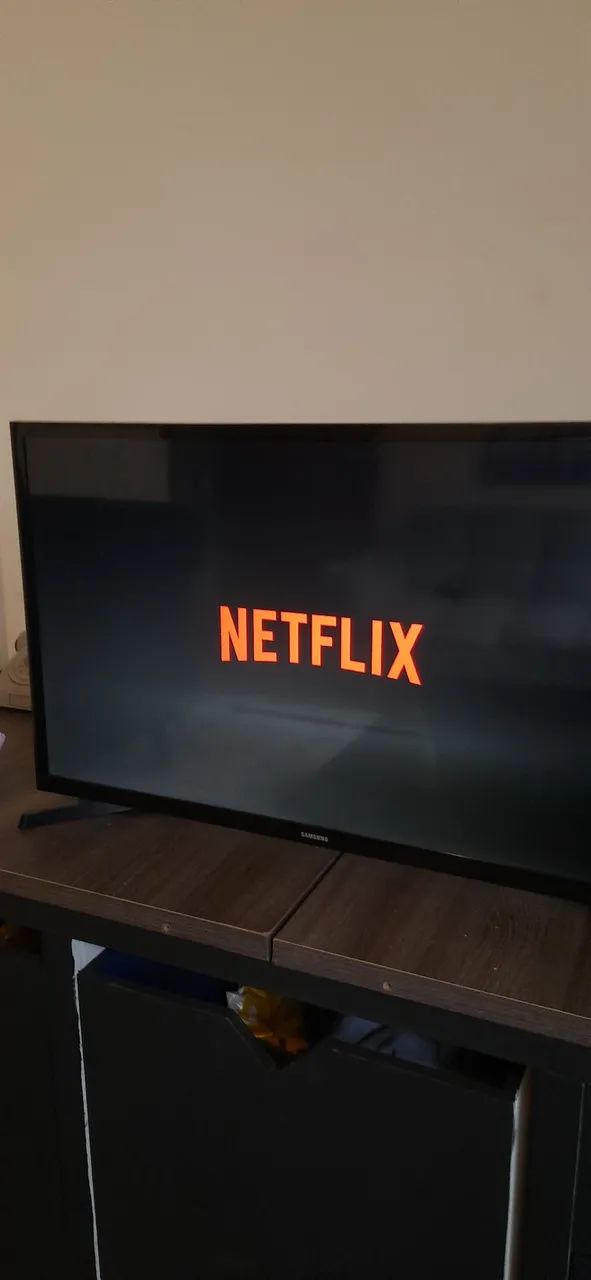TV Samsung J4300. Com 32 polegadas  - Foto 4