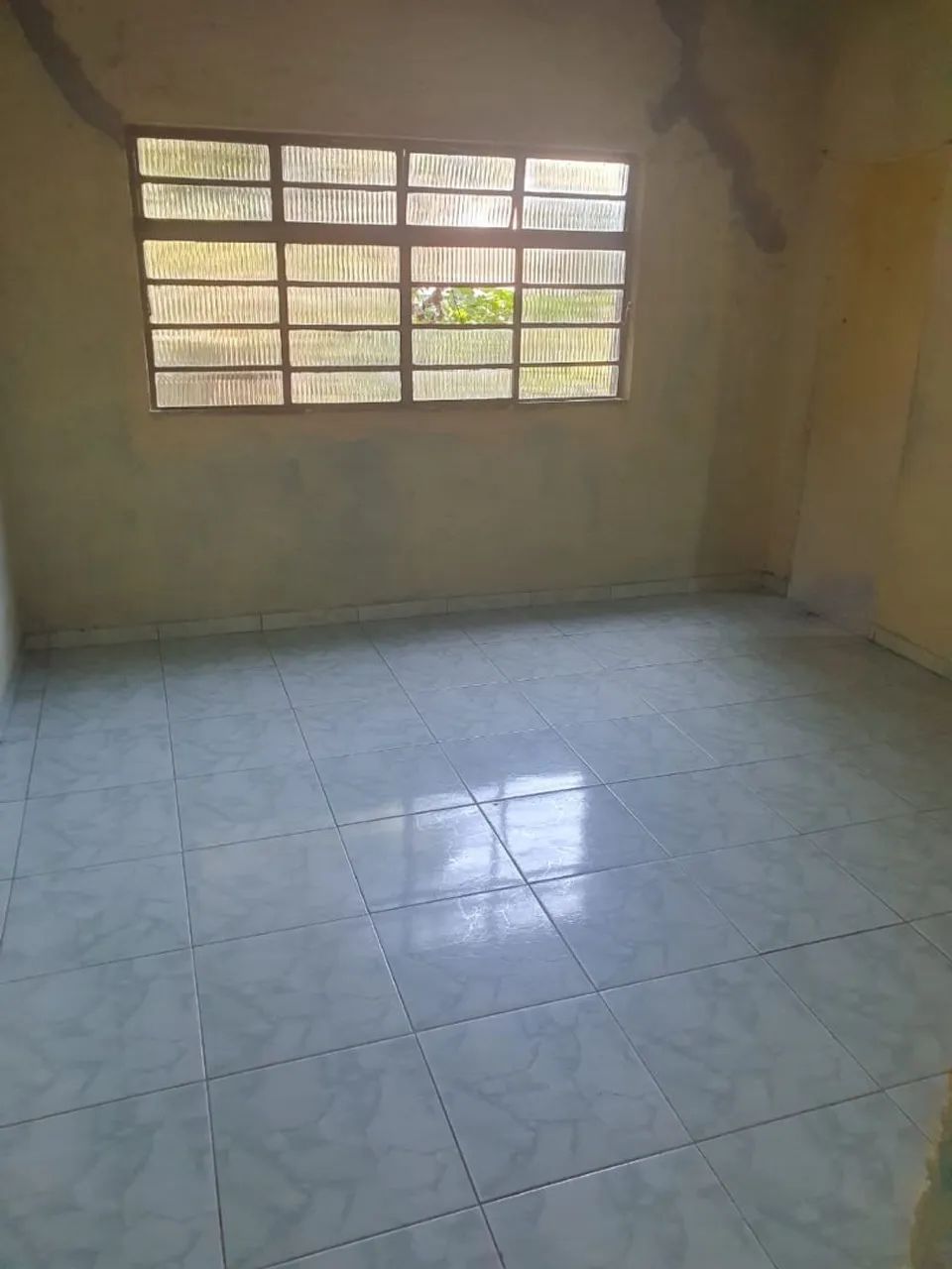 Casa independente com amplo terreno e árvores frutíferas - Foto 4