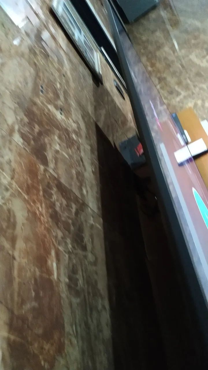 Vendo televisão 65 polegadas zerada, acompanha controle original - Foto 5