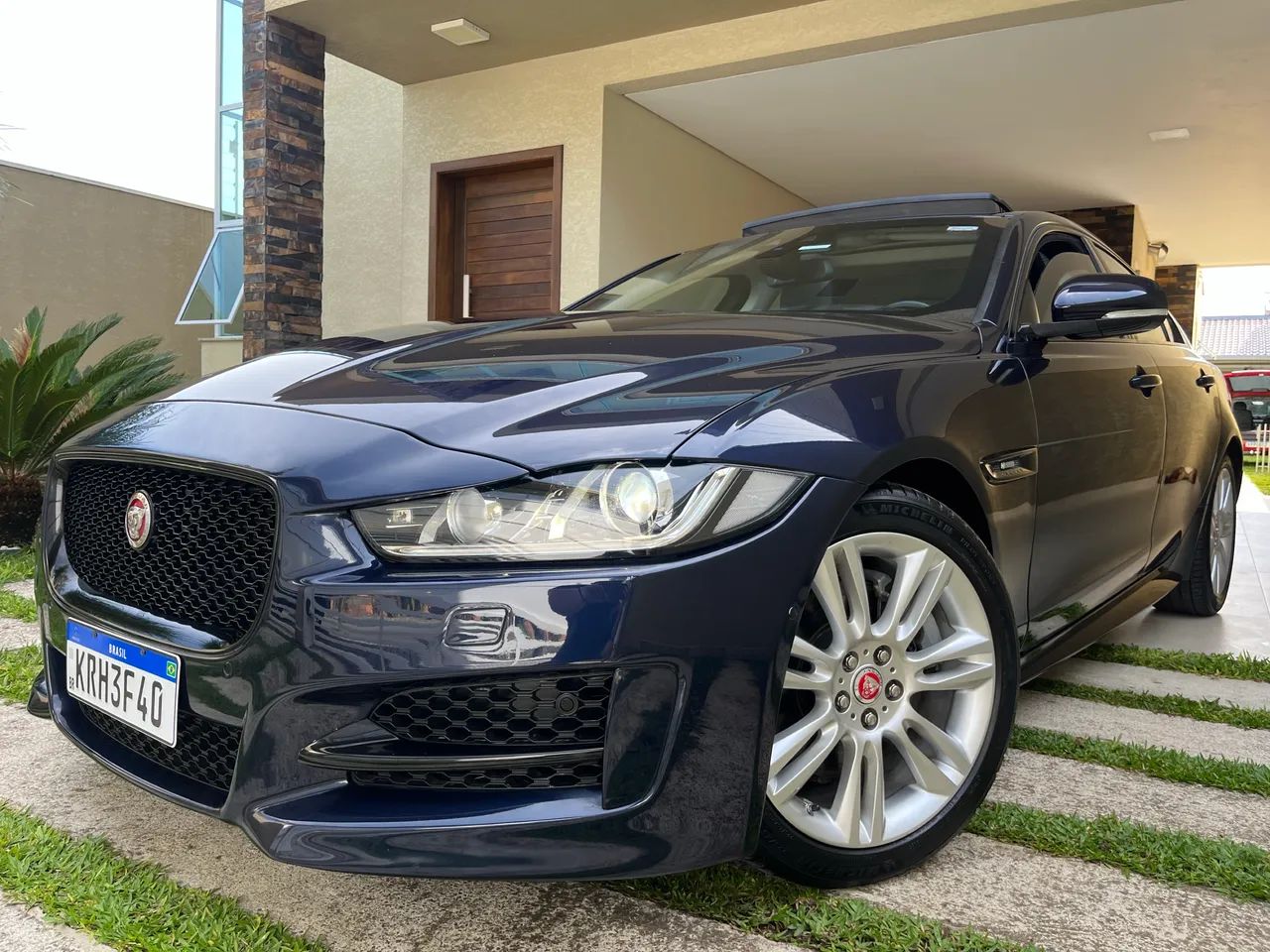 JAGUAR Xe XE 2.0 Turbocharged R-Sport Aut. 2016