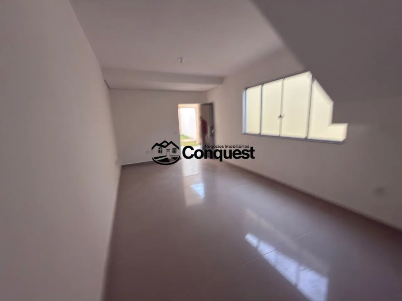 Casa Geminada Nova ,03 Quartos com suíte, sacada, bairro Cabral Contagem - Foto 4