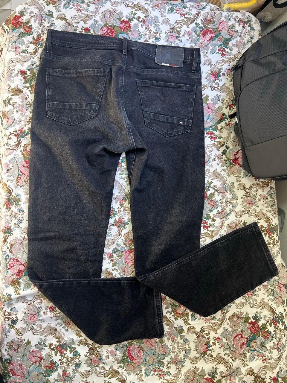 Calça jeans cor preta Tommy Hilfiger  - Foto 2
