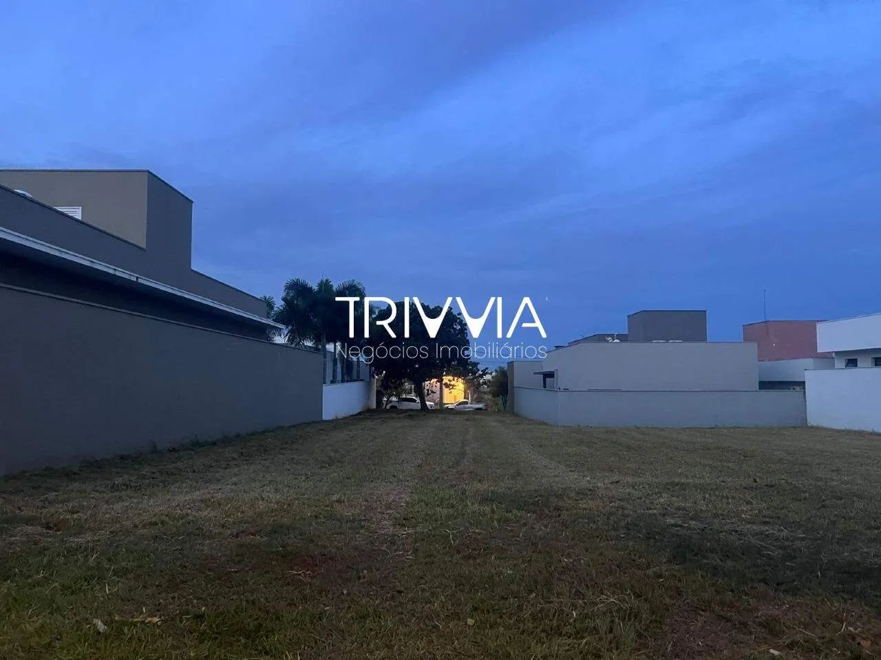 Lote á Venda no Condomínio Splendido