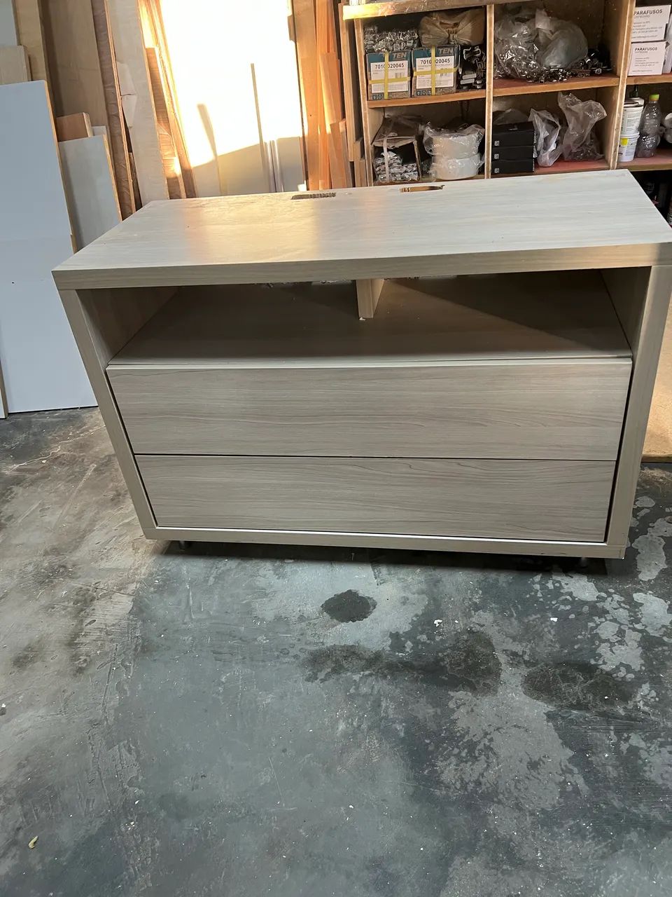 Mesa cabeceira ou apoio de mdf 