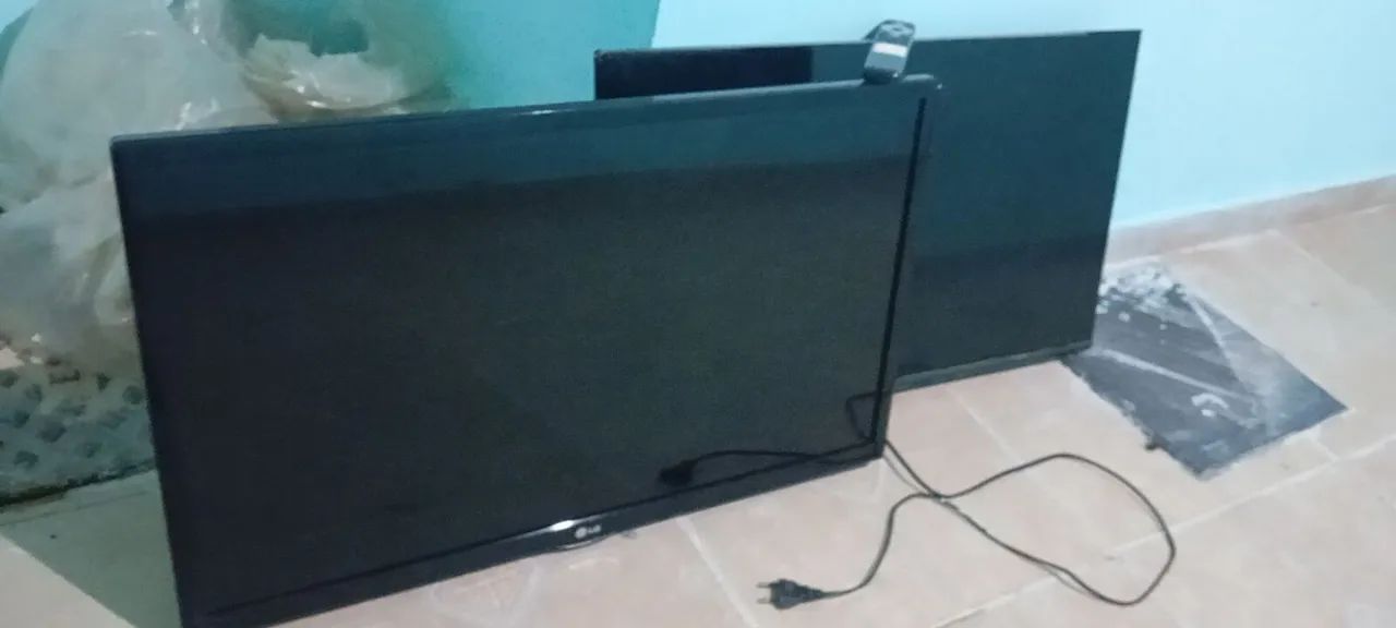 2 TVs smartv 32 polegadas LG TCL para retirada de peças  - Foto 3