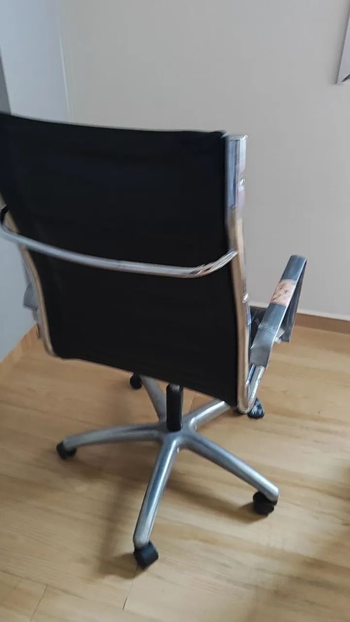 Vendo cadeira escritório executiva  - Foto 2