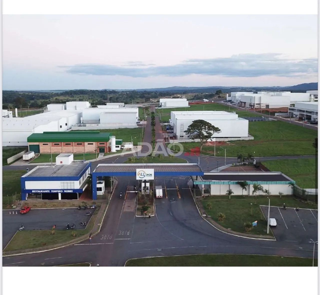 ÁREA COMERCIAL AD37054