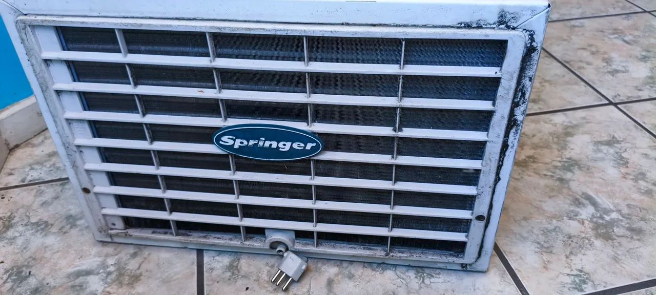 Ar condicionado de janela. Potência: 12.000 BUTs. Voltagem: 127v - Foto 4