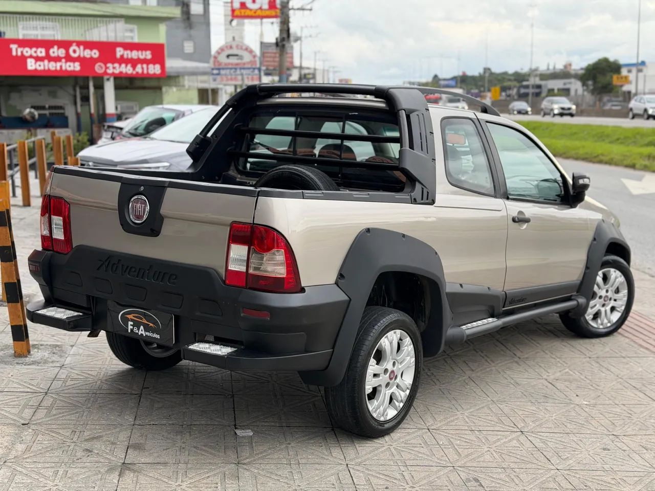Fiat Strada Adventure1.8/ 1.8 Locker Flex CD 2011 - Foto 4