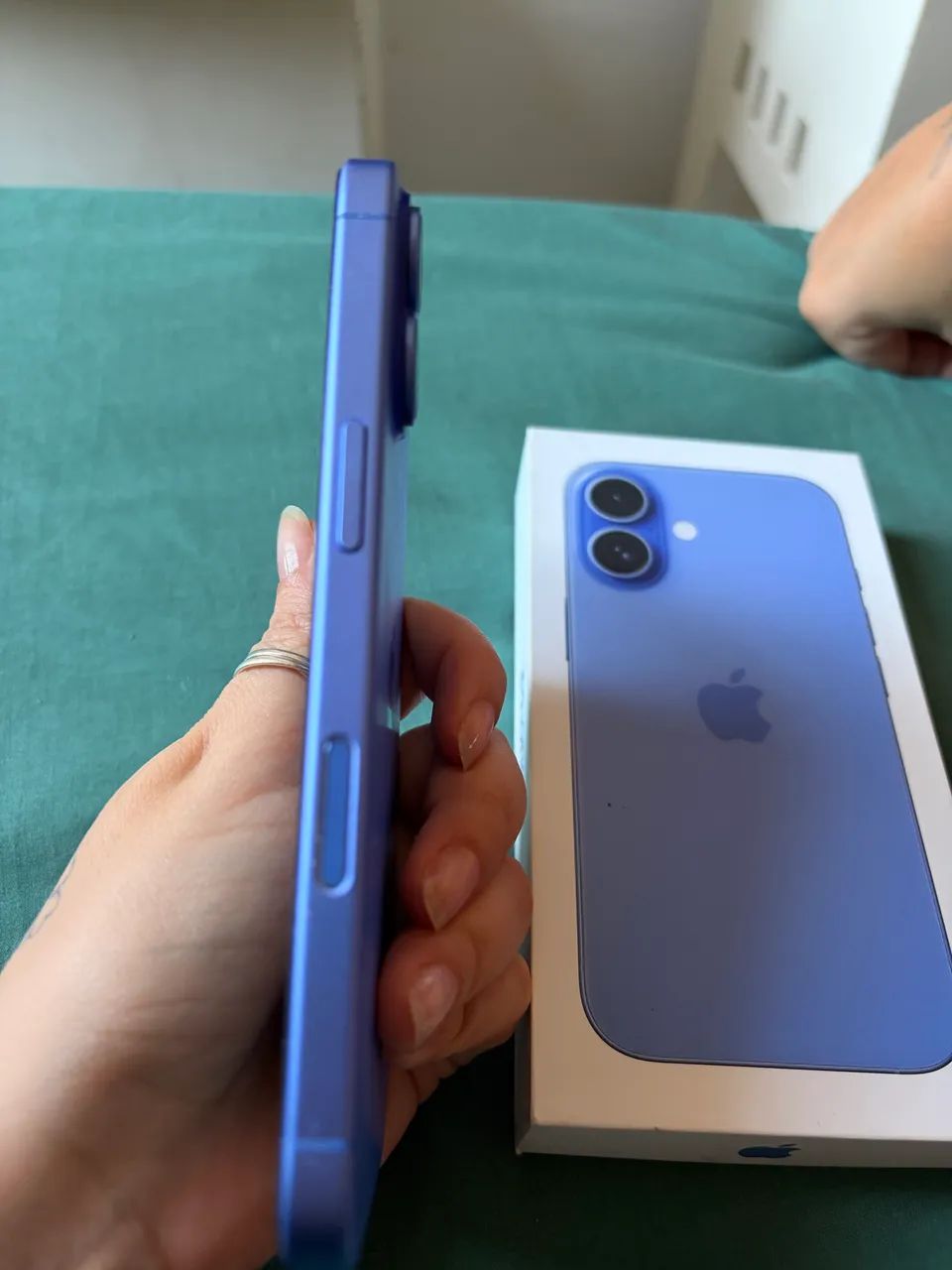 VENDO OU TROCO IPHONE 16 com volta - Foto 2