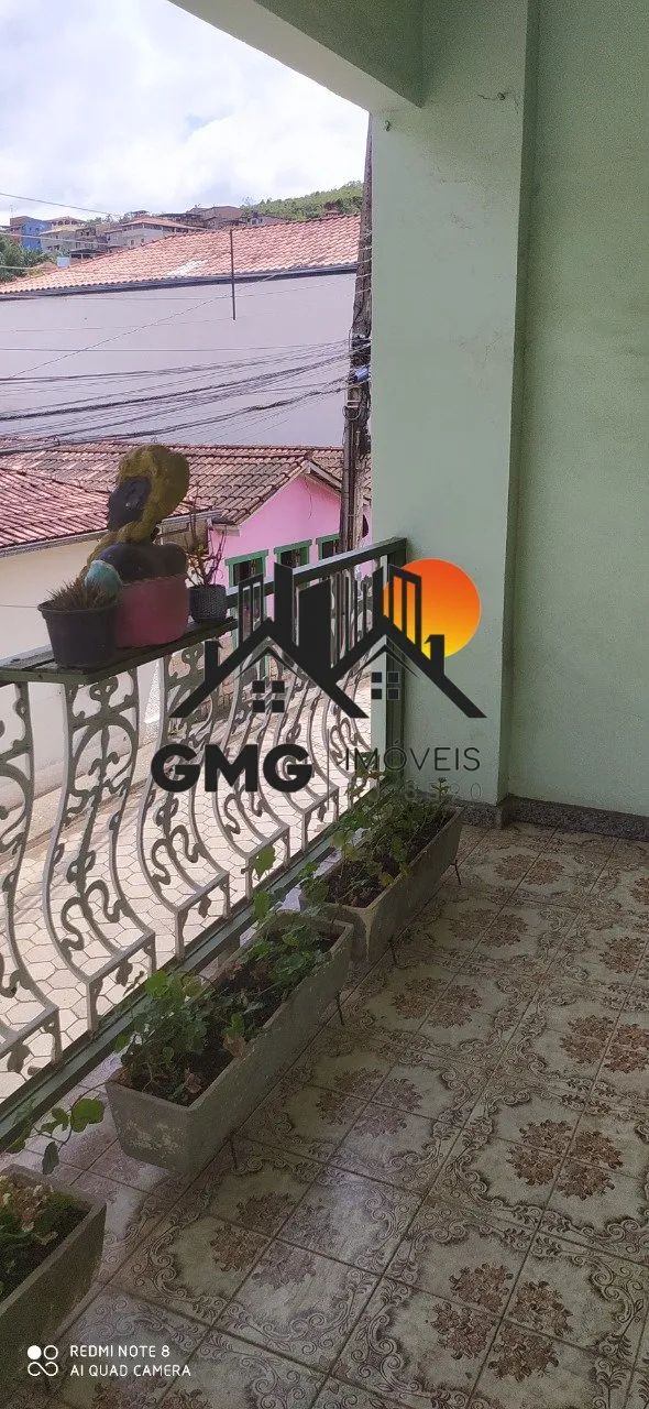Excelente Casa com Ponto Comercial no Centro