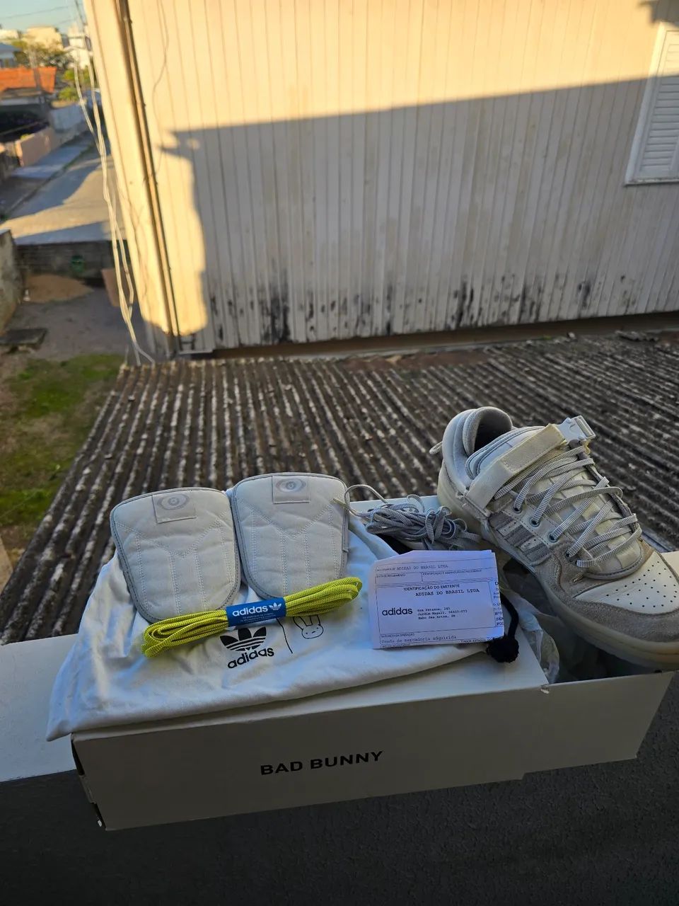 Bad Bunny x adidas Forum Buckle Low White - Foto 3
