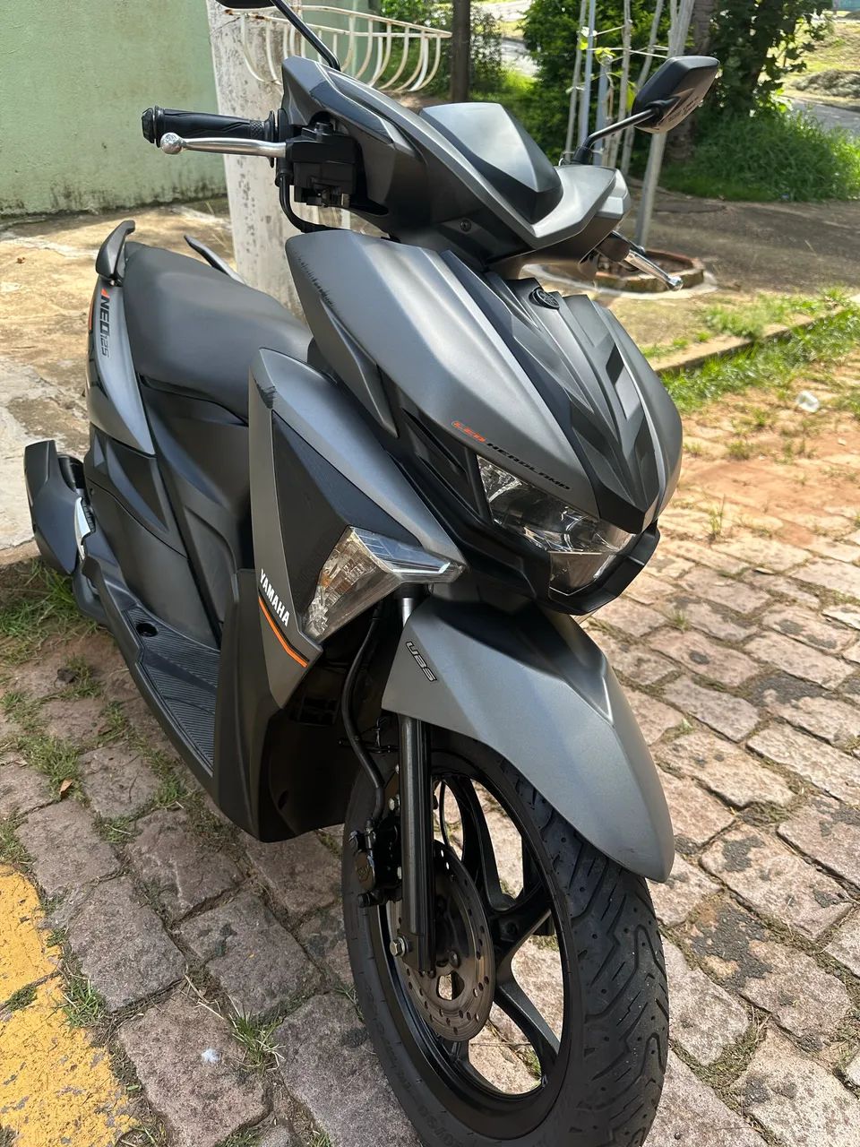 Moto NEO Yamaha 