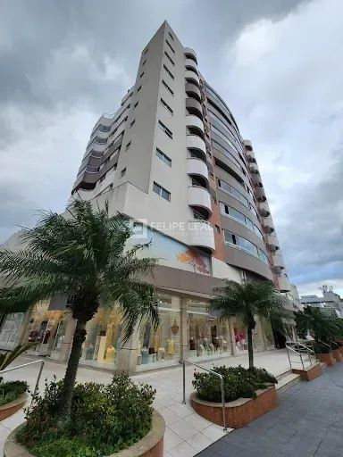 Apartamento de 04 dormitórios sendo 02 suítes e 2 vagas no Estreito - Florianópolis - SC - Foto 2