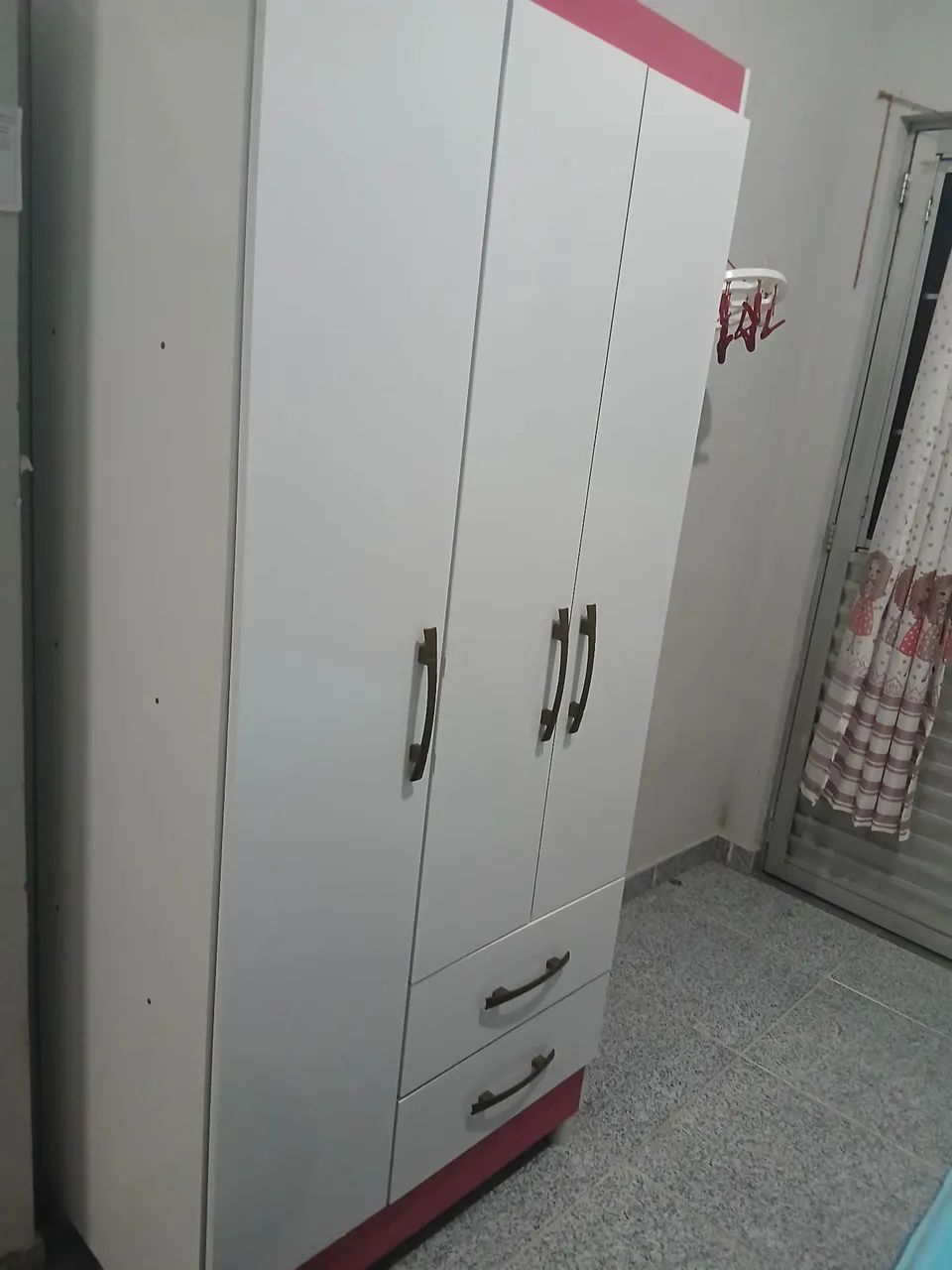 Guarda-roupa solteiro 