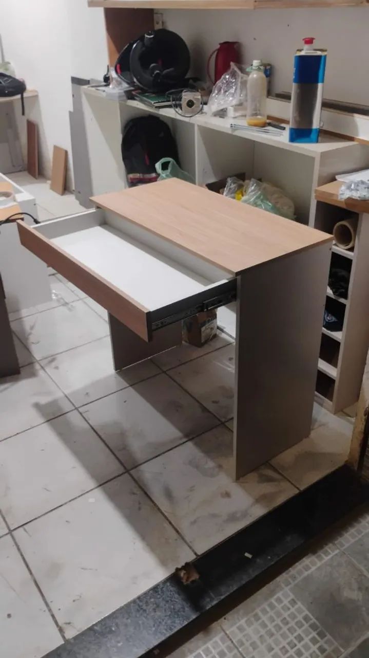 Escrivaninha com gavetão  - Foto 4