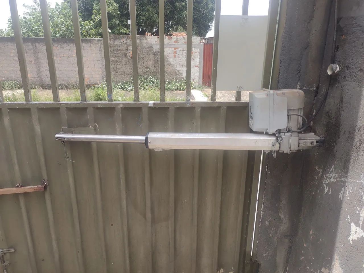 Vendo motor para portão R$300