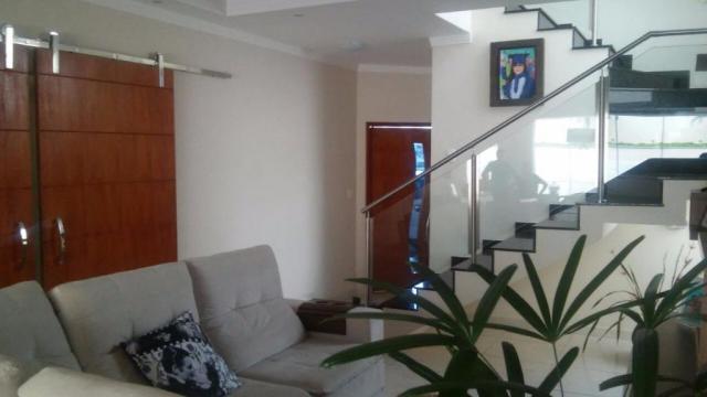 Lindo sobrado residencial à venda em condomínio fechado, jardim crystal park, jacareí.