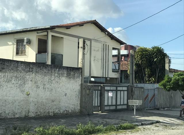 Léo tem Casa 3/4 no bairro Ponto Central