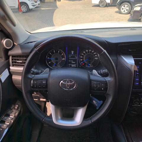 Toyota SW4 2017 7 lugares diesel - Foto 8