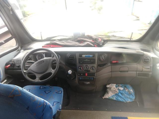 Vendo ou troco micro ônibus - Foto 4