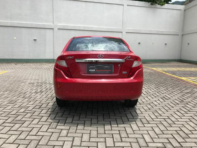 Jac J3 1.5 Sedan - Entrada + 490 por mês - Foto 5