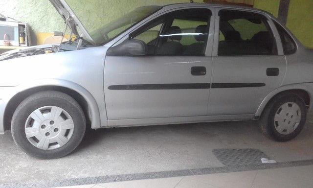 VENDO CORSA 2001 COM GNV