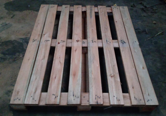 Pallets Pallet Palete padrão PBR usados (11) 9.4730-9331 Obs: não contém carimbo 