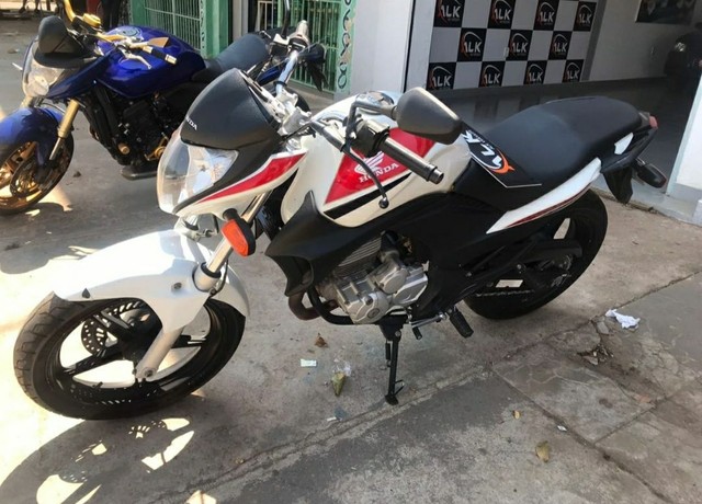 HONDA CB 300R 2011