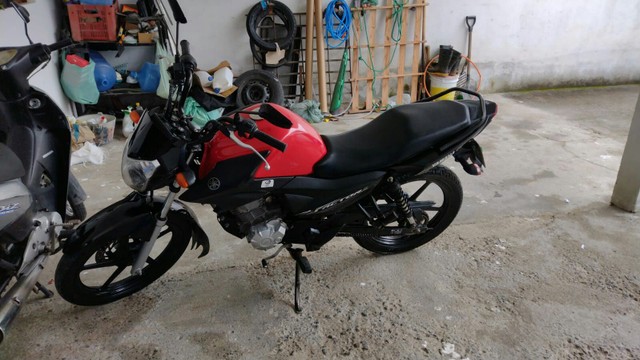 VENDO OU TROCO UMA MOTO YAMAHA FACTOR