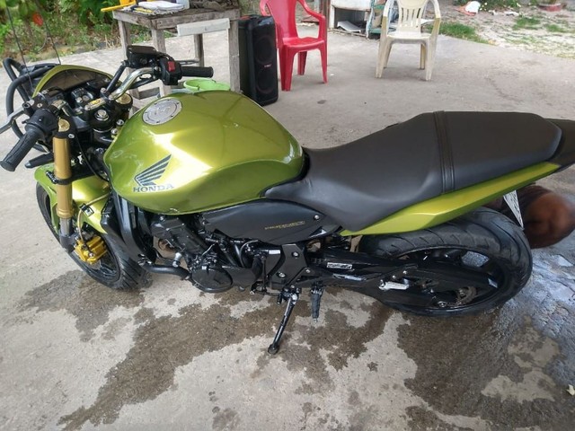 VENDO UMA HORNET