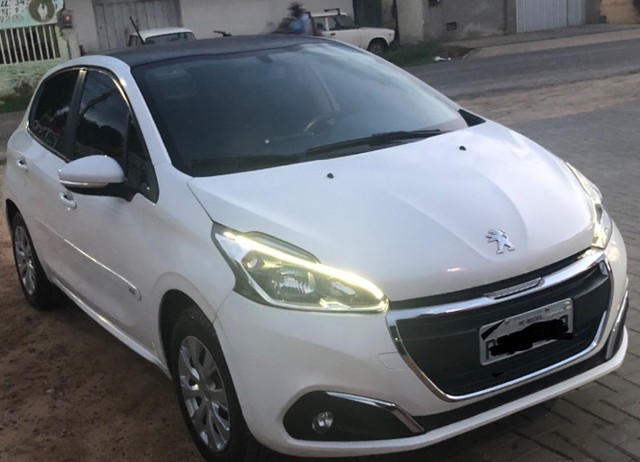 PEUGEOT 208 2017