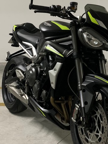 TRIUMPH STREET TRIPLE 765RS