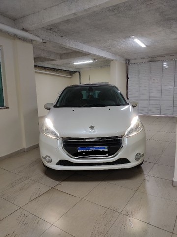 PEUGEOT 208 GRIFFE 2014