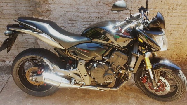 HORNET 2009 SOH VENDO!! MOTO BASTANTE CONSERVADA.