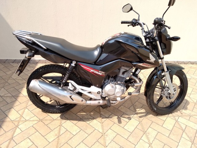 VENDO UMA MOTO
