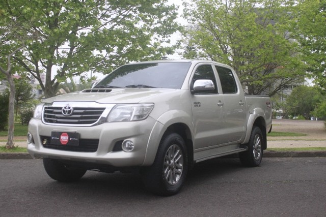 HILUX SRV 2015 AUTOMÁTICA.