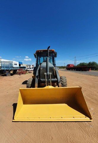 Retroescavadeira John Deere 310L Totalmente operacional.