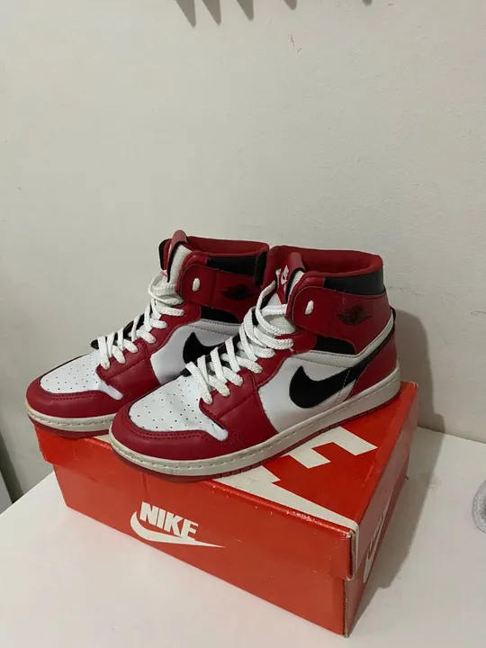 Sapato Nike "Jordan", tamanho 39/40 bem conservado.