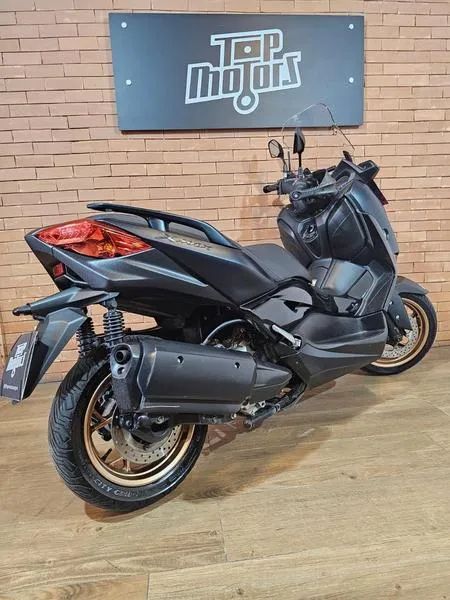 YAMAHA XMAX 2023 - Foto 9