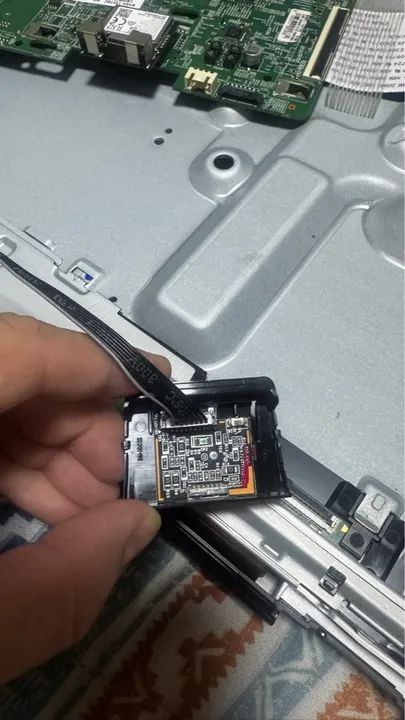Botão PowerTV Samsung UN55RU7100 com cabo - Foto 3