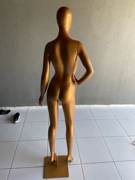 MANEQUIM FIBRA DE VIDRO CORPO TODO - Foto 2