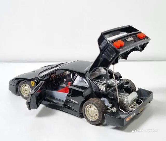 Miniatura Ferrari F40 1987 Burago 1/24 Preto - Hobbies e Miniatura Ferrari F40 1987 Burago 1/24 Preto - Hobbies e